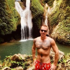 Meet your Posher, Jonathan